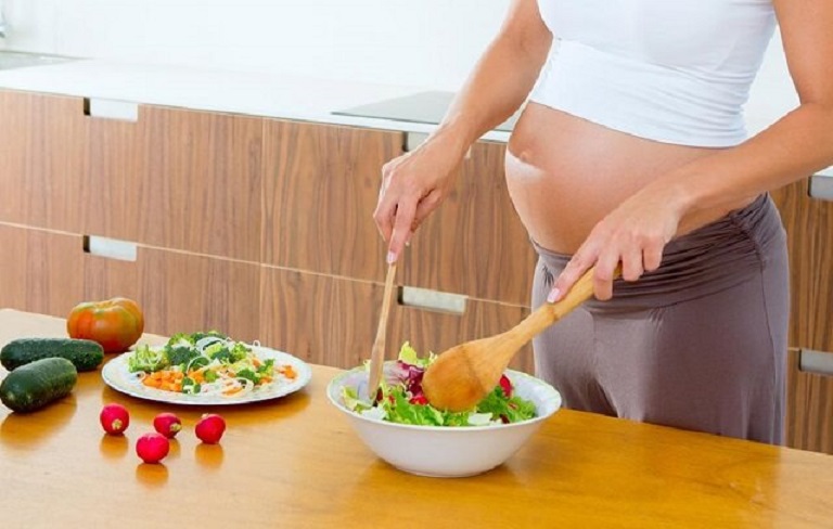 Để giảm đau dạ dày, mẹ bầu cần có chế độ ăn uống khoa học