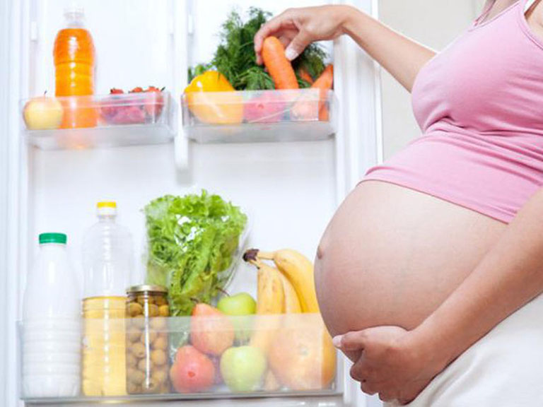 Mẹ bầu cần xây dựng chế độ ăn uống khoa học để hạn chế bệnh